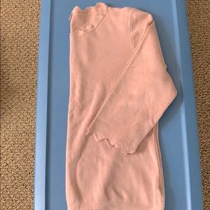 Lite pink quarter sleeved scalloped sweater